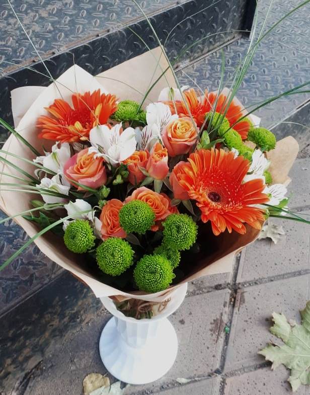 Букет цветов из: Герберы, Хризантемы, Альстромерии и Розы в Мурманске