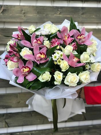 Букет цветов из: Розы и Хризантемы в Мурманске