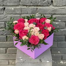 Цветочная композиция из Розы в коробке в Мурманске