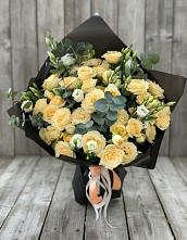 Букет цветов из:  Розы и Лизиантусы в Мурманске