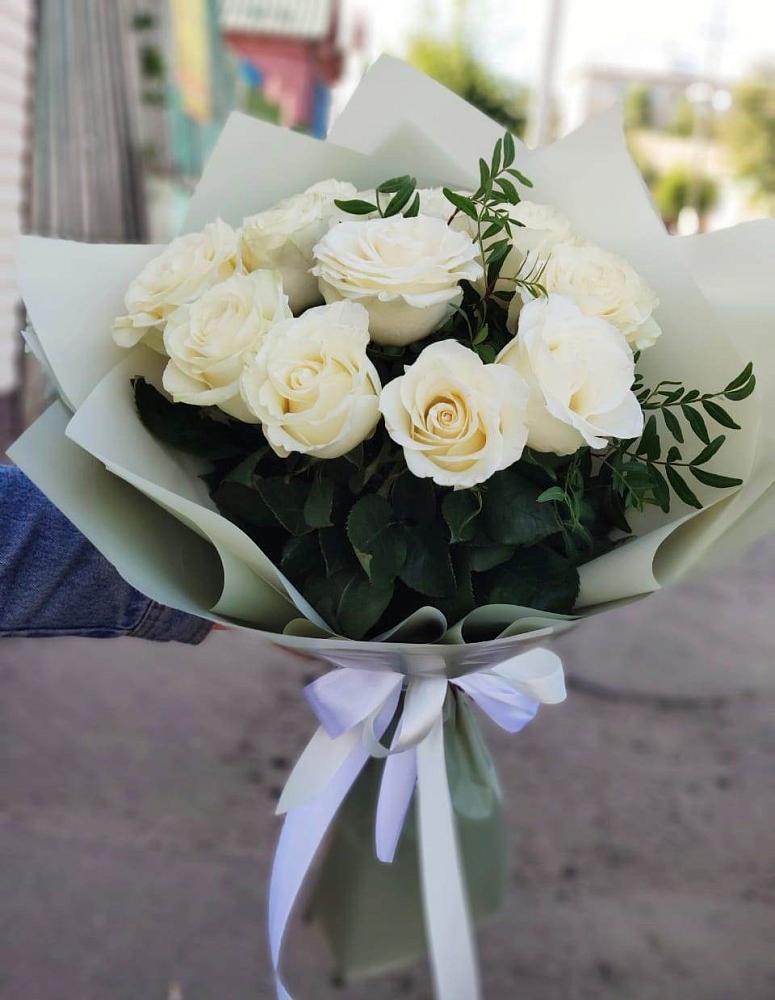 Букет Белые розы Проуд в Мурманске