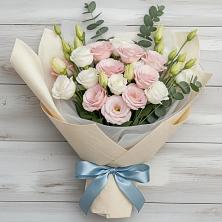 Букет цветов из:  Лизиантусы в Мурманске