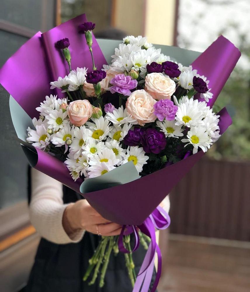 Букет цветов из: Хризантемы, Гвоздики и Розы в Мурманске