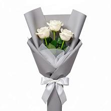 Букет 3 белые розы в Мурманске