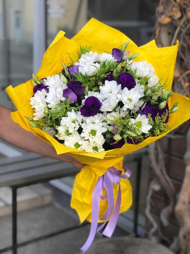Букет цветов из: Ирисы, Хризантемы и Ромашки в Мурманске
