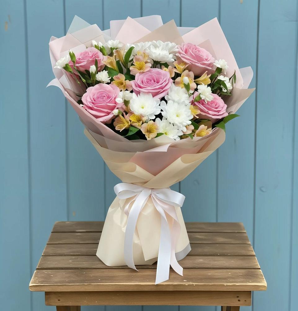 Букет цветов из: Гвоздики, Орхидеи и Розы в Мурманске