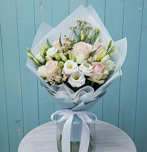 Букет цветов из:  Розы и Лизиантусы в Мурманске