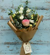 Букет цветов из:  Розы и Лизиантусы в Мурманске
