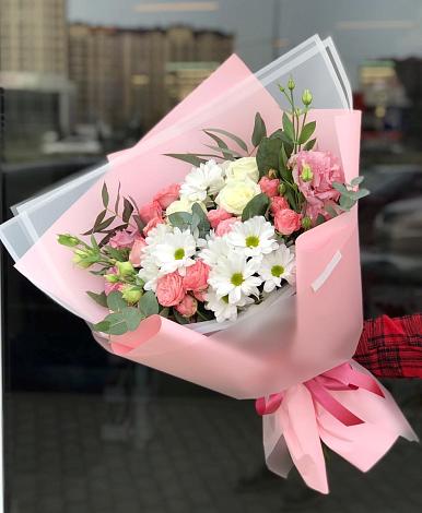 Букет цветов из: Розы, Лизиантусы и Хризантемы в Мурманске